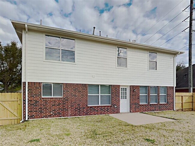 Building Photo - 15334 Sienna Oak Dr