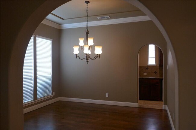 Building Photo - 2537 Windsor Castle Way