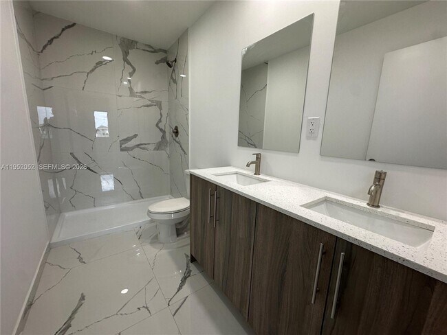 Building Photo - 232 NW 13th Ct