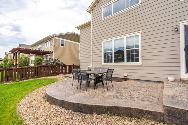 Building Photo - Bright, Spacious & Full of Charm Inside an...