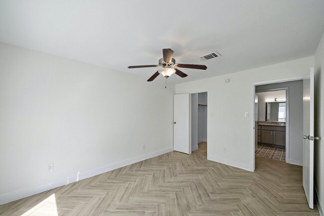 Master bedroom - 2nd Floor - 8801 Hammerly Blvd