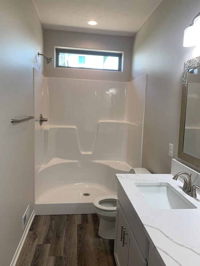 Building Photo - Located in SE Lincoln! Newer ranch townhome with 2 stall garage. Spacious 3 bedrooms/3 bathroom, ...