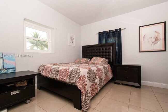 Building Photo - 335 NW 109th St