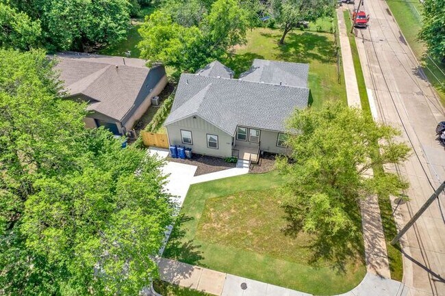 Building Photo - Stunning 3-Bedroom Home with Modern Upgrades in Tulsa