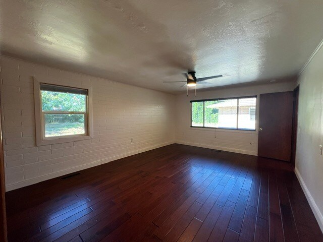 Building Photo - 1157 East Ave