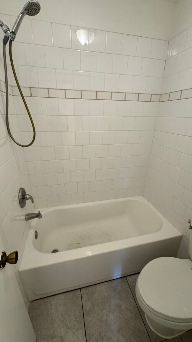 Building Photo - 9207 Portal Dr