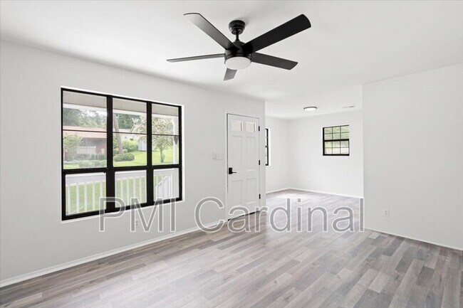 Building Photo - 2117 Wilson Ave
