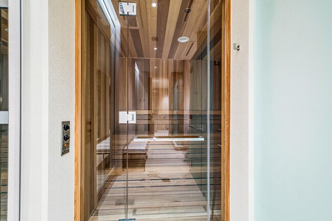 Building Photo - 13 Sloans Curve Dr