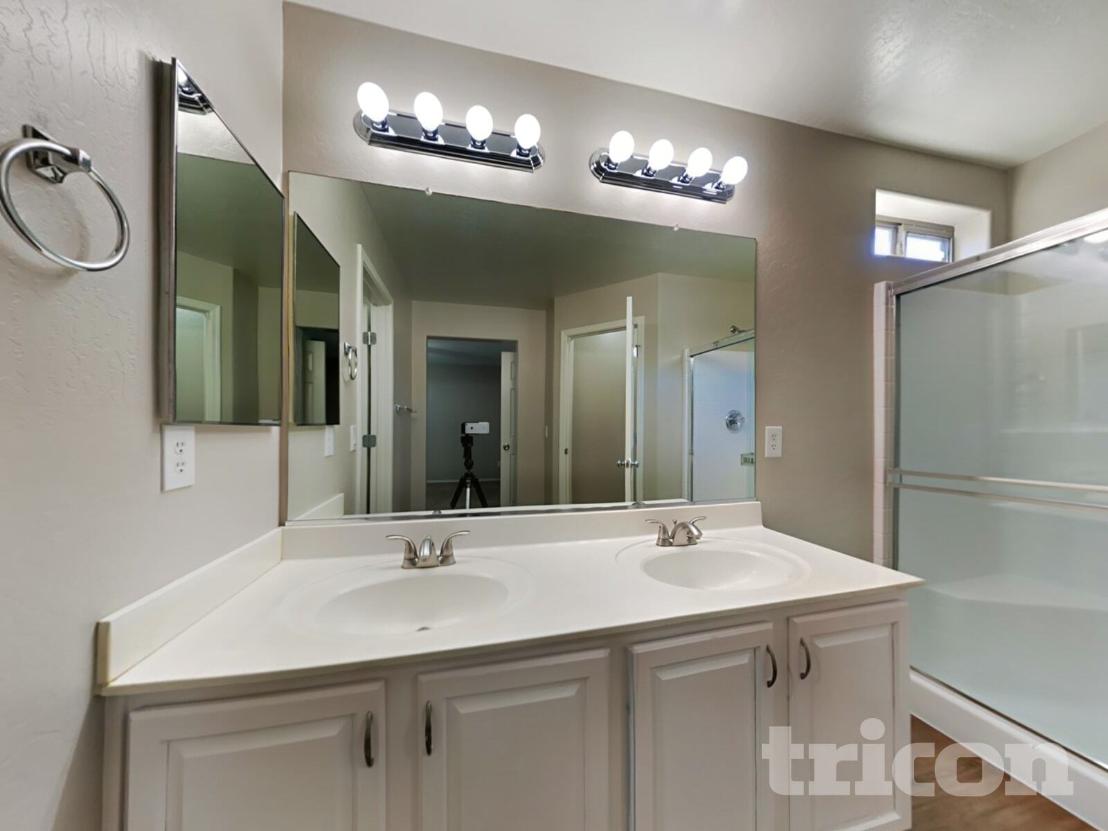 Building Photo - 17244 W Maui Ln