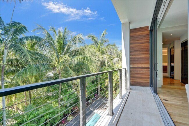 Building Photo - 240 Ocean