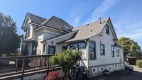 Building Photo - Arcata 3-Bedroom Victorian Apartment