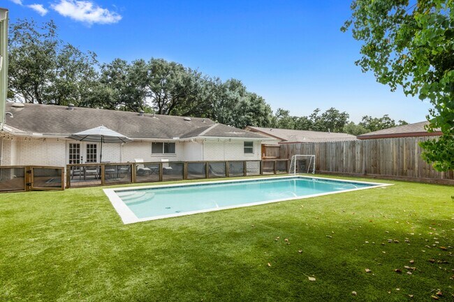 Building Photo - 5219 Cheena Dr