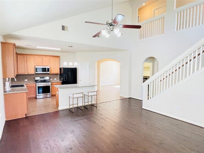Building Photo - 26906 Henson Falls Dr
