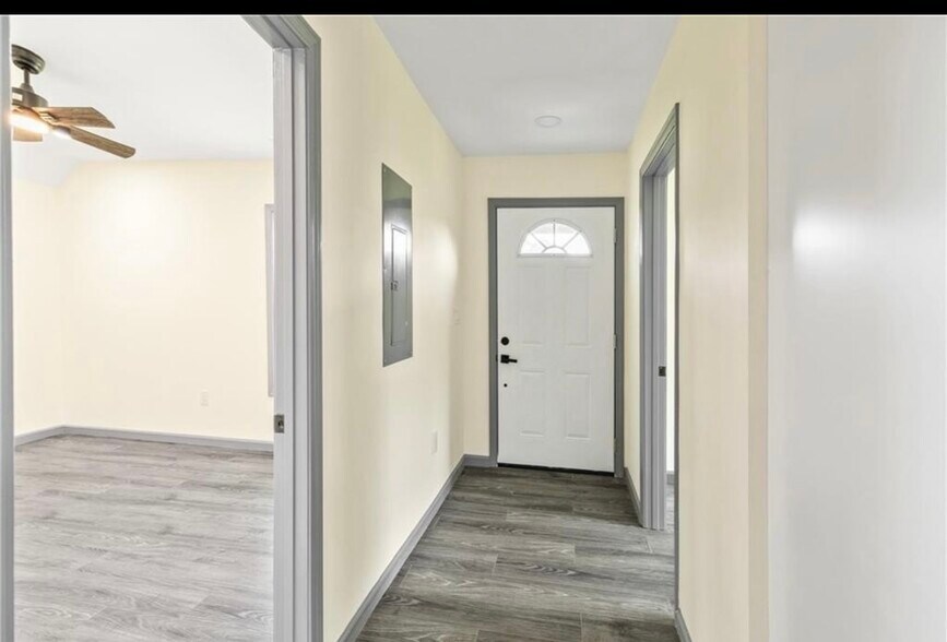 Building Photo - 4878 Youngs Mill Rd