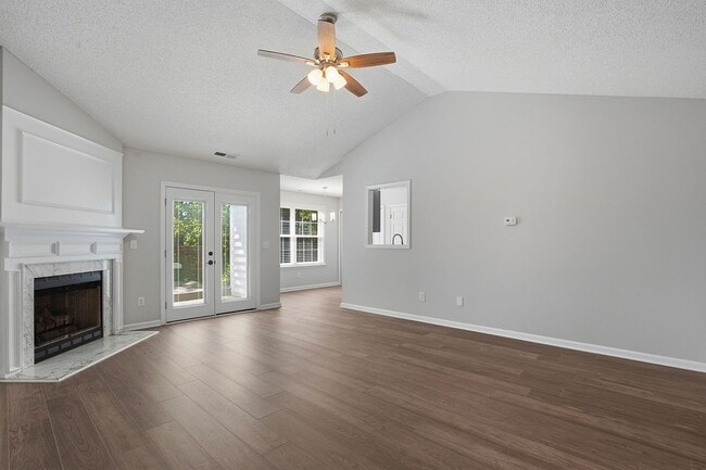 Building Photo - RANCH HOME with 3 bedrooms and 2 baths-CONVENIENT LOCATION