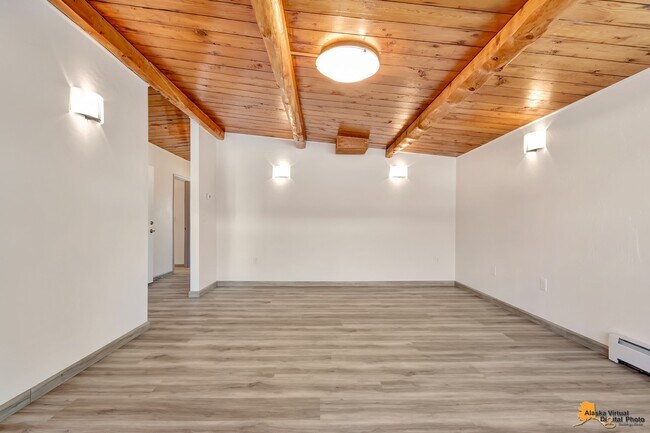 Building Photo - 408 E Manor Ave