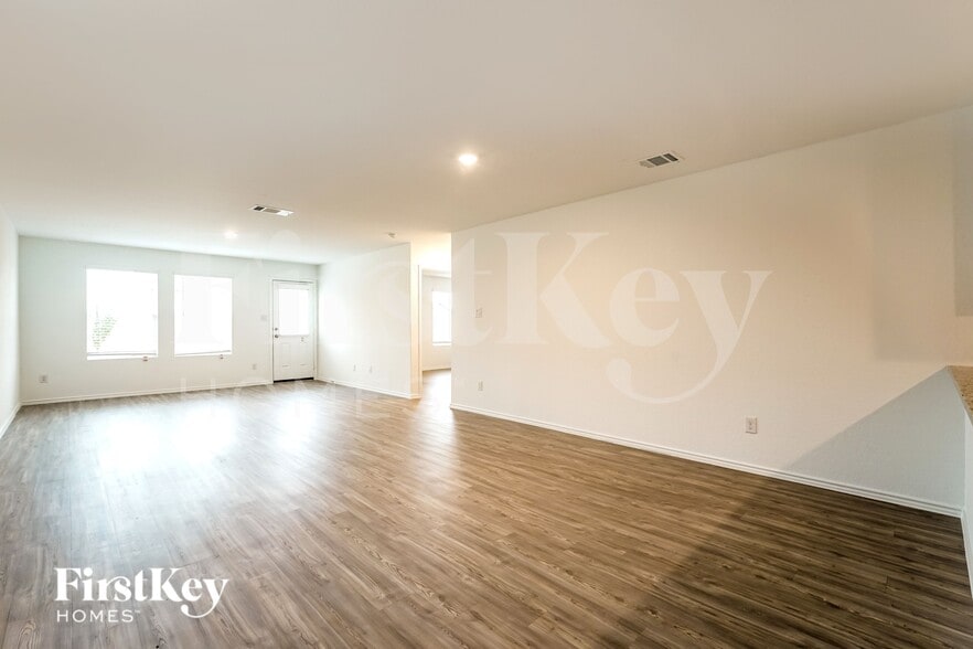 Building Photo - 14810 Dillard Ml