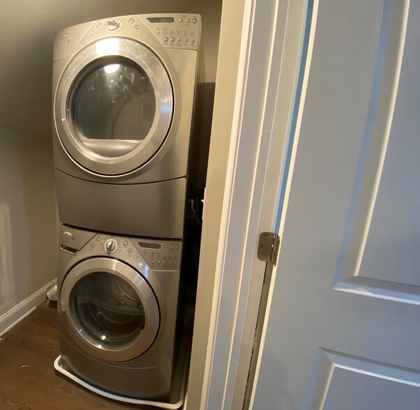 3rd floor in-unit full washer and dryer - 115 Susquehanna Ave