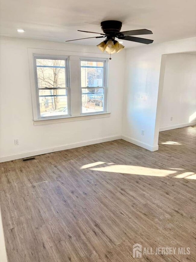 Building Photo - 57 Charles St