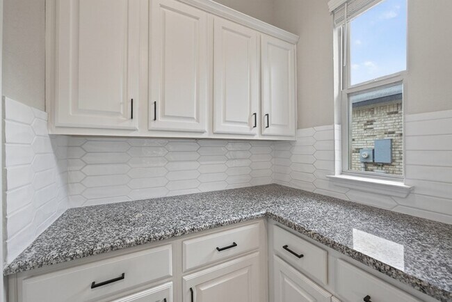 Building Photo - 14350 Gold Rush Pass