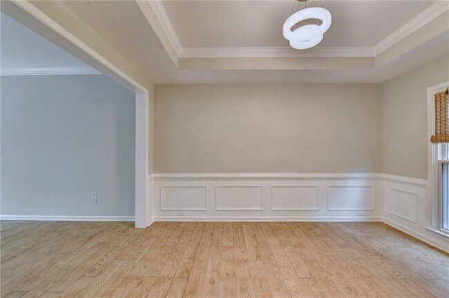 Building Photo - 2835 Crestmont Ct