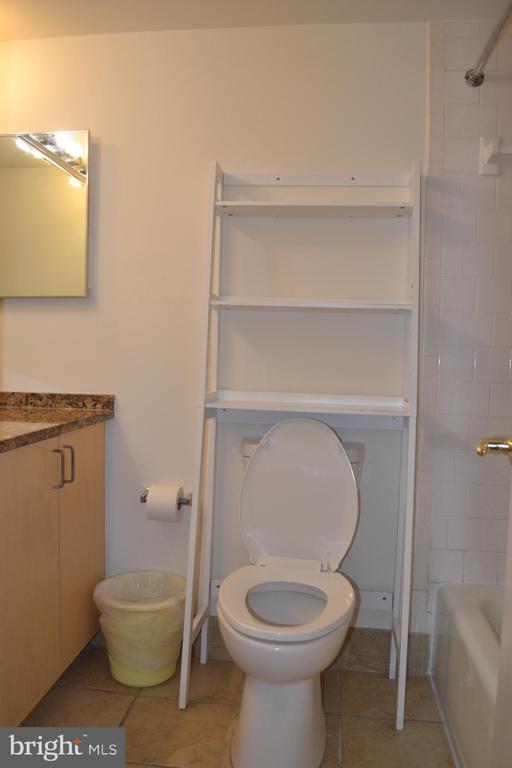 Building Photo - 722 Quince Orchard Blvd