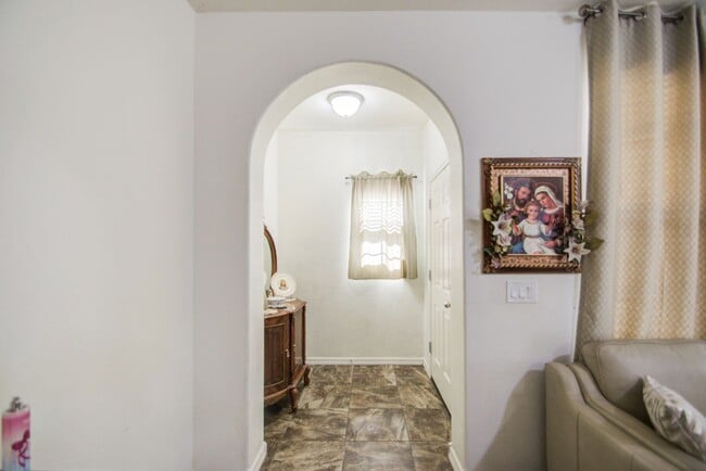 Building Photo - Cooley Station Stunning 3 bedroom!