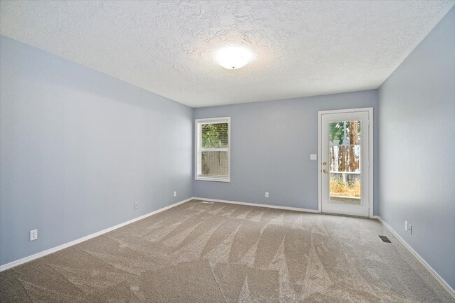 Building Photo - 636 W Richmond Ln