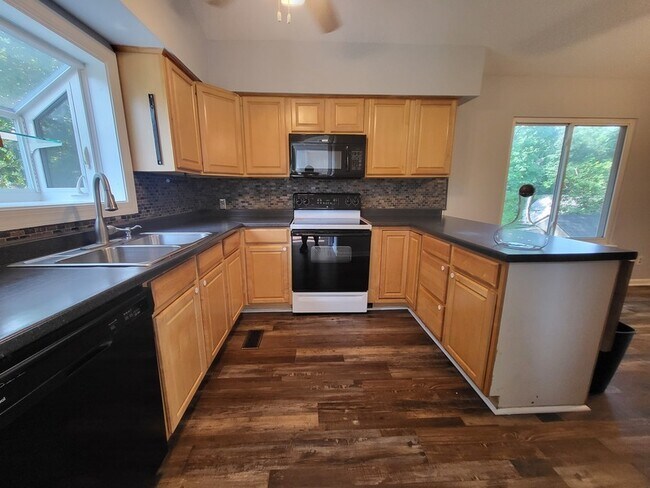 Building Photo - 3106 Point Clear Dr