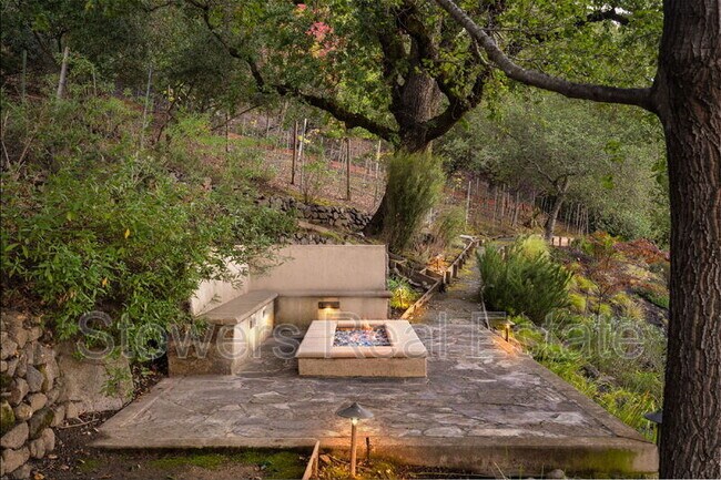 Building Photo - 775 Kirkcrest Rd