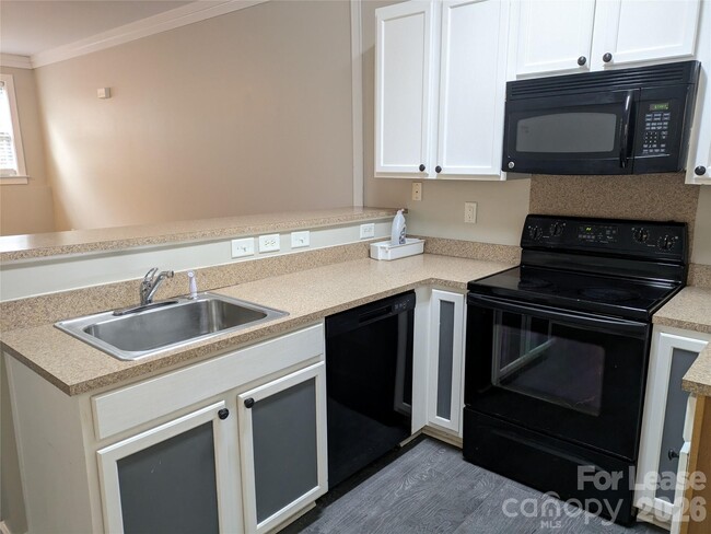 Building Photo - 234 Harbour Pl Dr