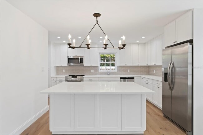 Building Photo - 4704 W Brookwood Dr