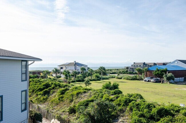 Building Photo - (W098) 4 Sea Oats Lane, Wrightsville Beach...