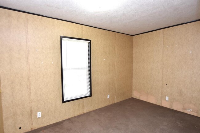 Building Photo - 215 Live Oak St