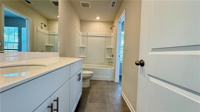 Building Photo - 151 Cedar Ln