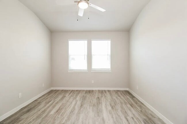 Building Photo - 2432 Freshwater Ln