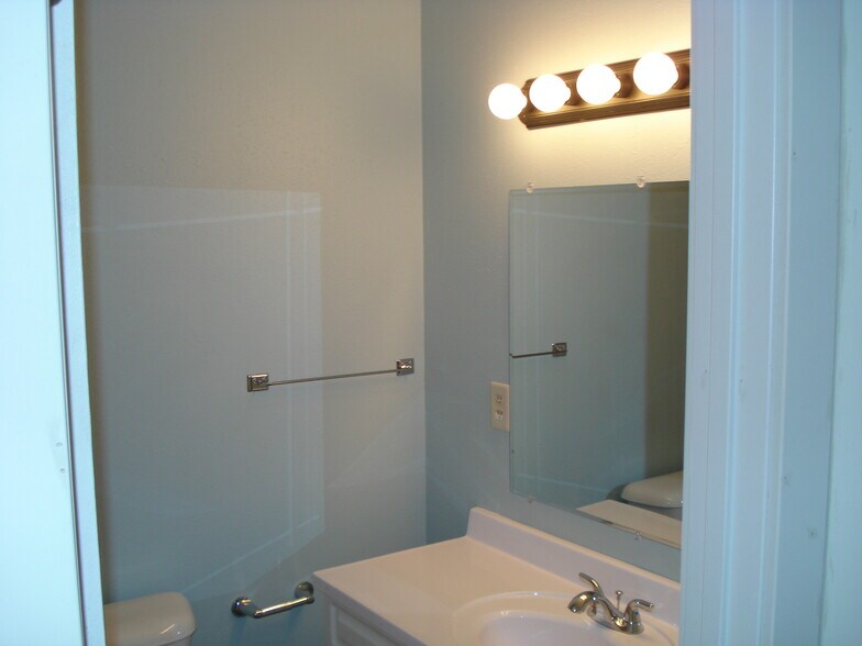 Building Photo - 1200 2nd St