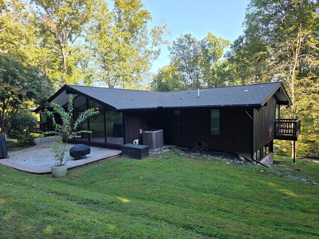Building Photo - 27 Bridleshire Rd