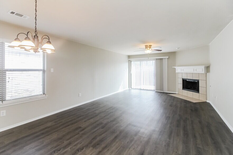 Building Photo - 13136 Settlers Trail