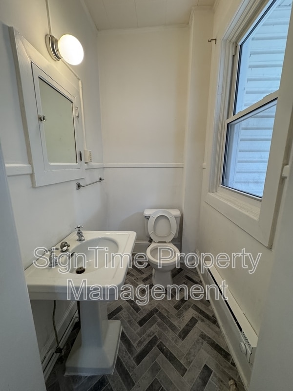 Building Photo - 117-121 East Antietam Street - 121 2nd Fl A