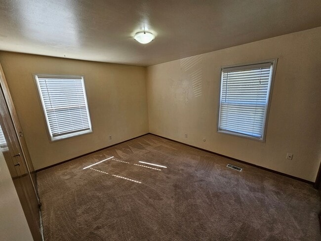 Building Photo - Charming 3-Bed, 2-Bath Tri-Level Home with Spacious Backyard & Gazebo