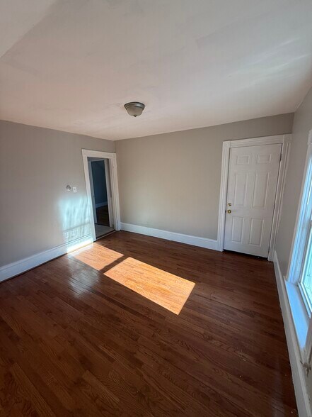 Building Photo - 4 South Harlem Street