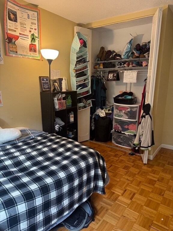 Building Photo - 112 Lake Shore Rd