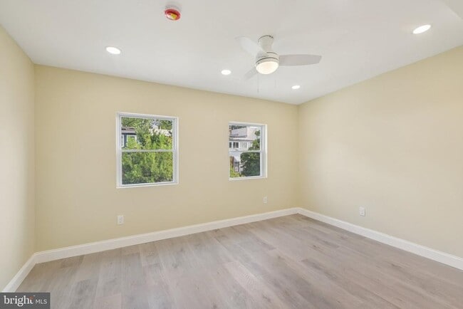 Building Photo - 729 Madison St NW