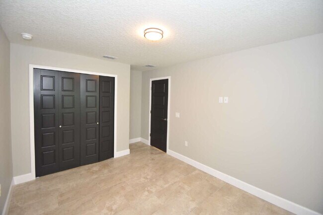 Building Photo - 86 Laramie Dr