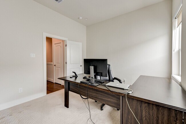 Building Photo - 5857 Dolores St