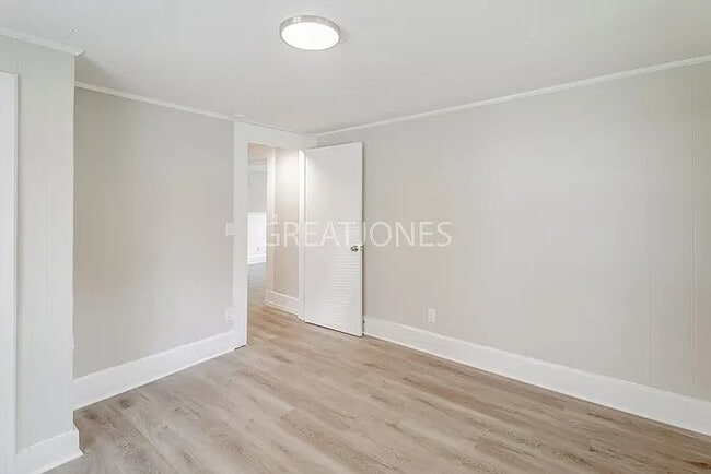Building Photo - 608 77th Way S