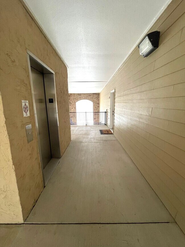 Building Photo - Fully-Furnished 3 Bedroom Condo in Smithton Crossing - Perfect for Traveling Professionals!