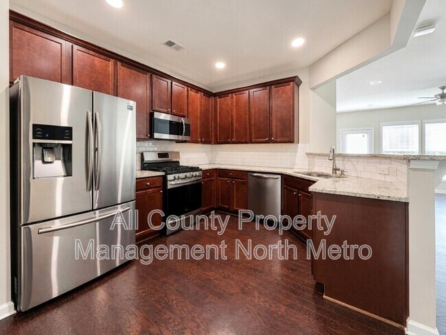 Building Photo - 7250 Heritage Oak Ct
