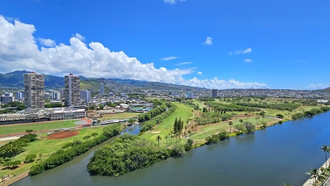 Building Photo - 2211 Ala Wai Blvd